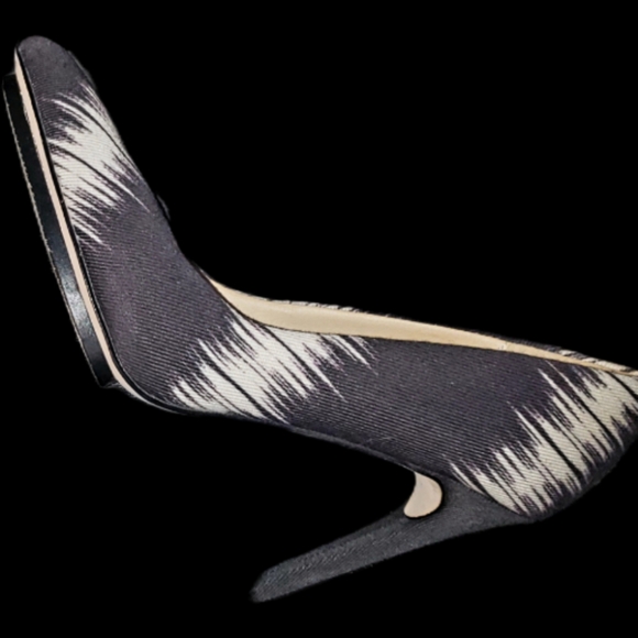 GX by GWEN STEPHANIE Heels. Sz 7.5 - Picture 4 of 12